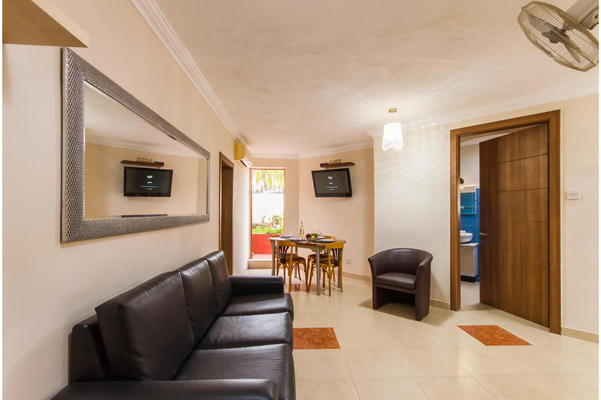 Villa & Pool Apartments In Mellieha Bay Exterior foto
